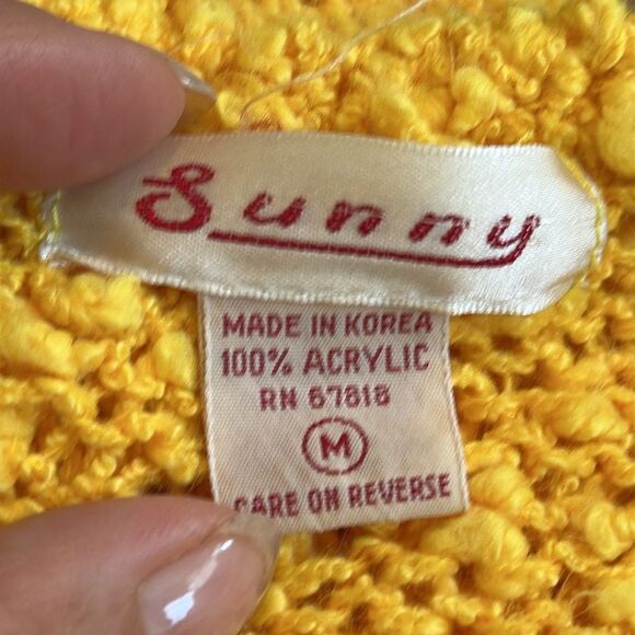 Vintage 80s Sunny (Stein Mart) Golden Yellow Short Sleeve Boucle Acrylic Sweater - Picture 8 of 9